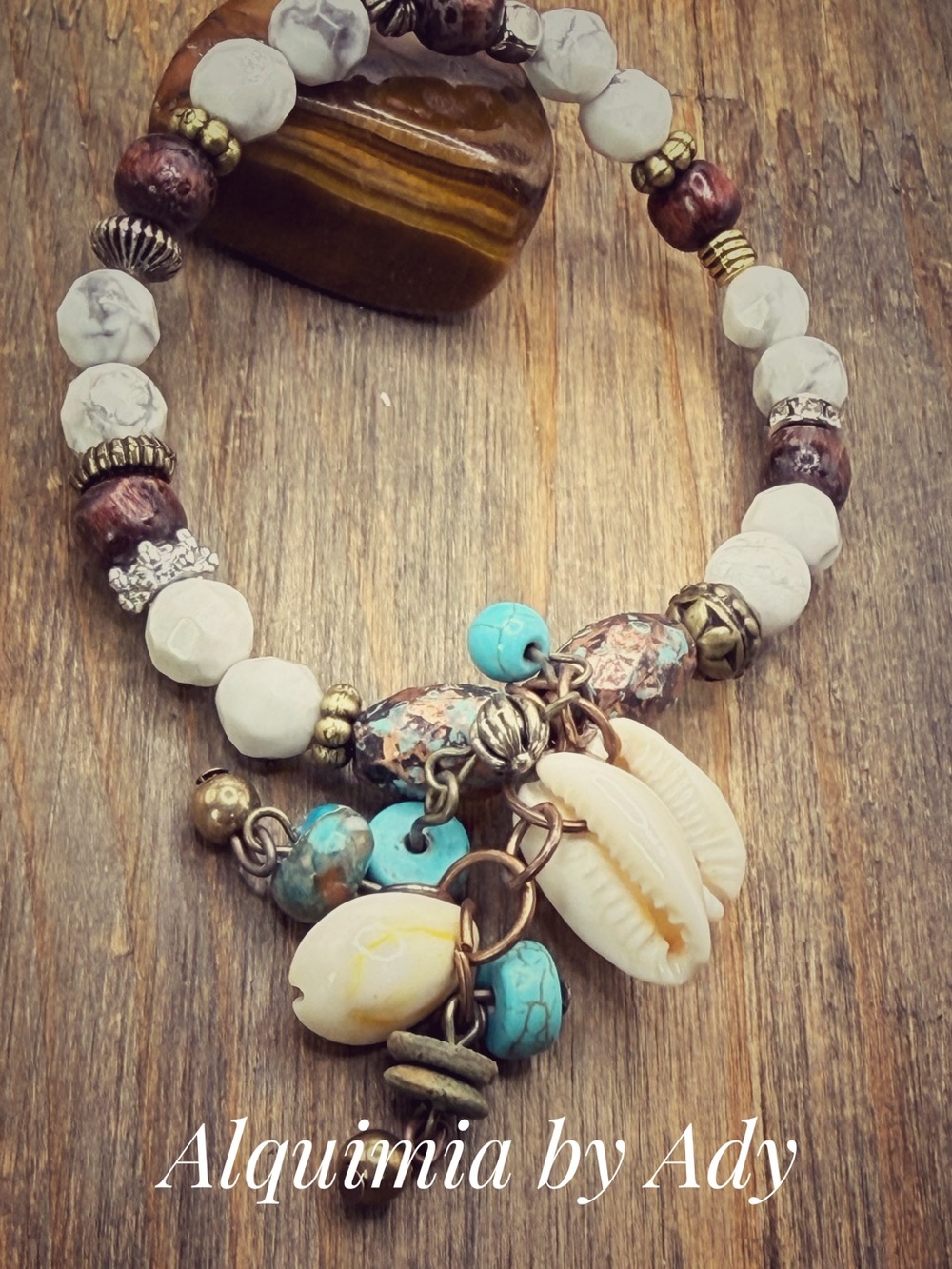 Alquimia Turquoise, White & Brown Tiger eye Beaded Shell Charm Bracelet